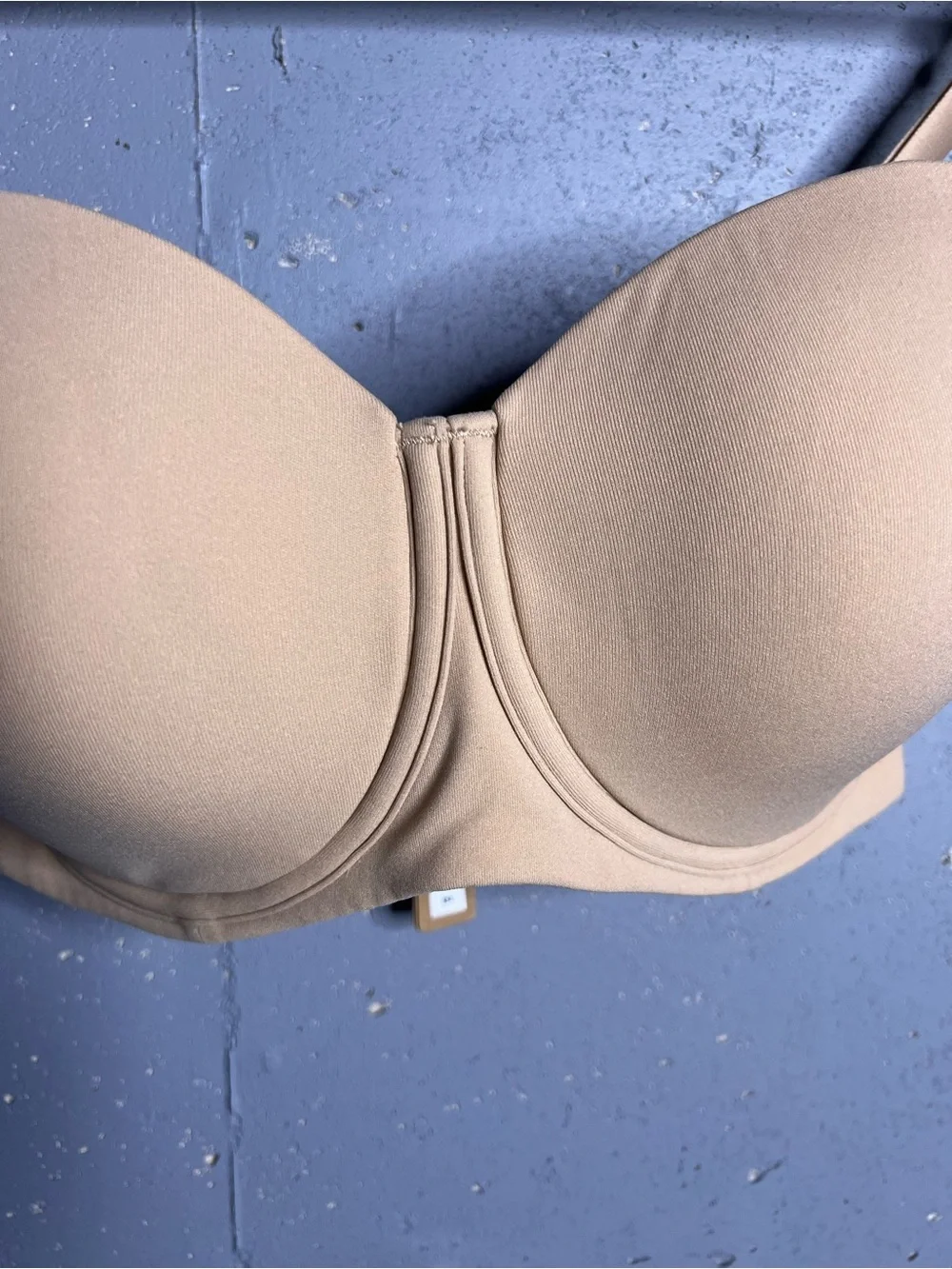SKIMS  FITS EVERYBODY STRAPLESS BRA in  Clay.  Size 32DDD.  NWT - Picture 6 of 14